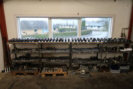 4 stk. reoler med div. Specialværktøj