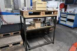 Pallebord/reol med div. Specialværktøj