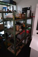 Reol med div. Reservedele