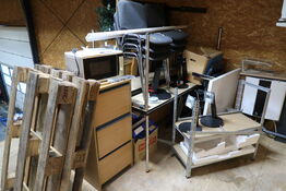 Div. Stole, borde, kunstig juletræ m.m.