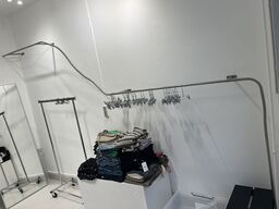 Væg Tøjbøjle  3,6 Meter + metal bøjler