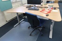 El. hæve/sænke skrivebord uden indhold, med kontorstol