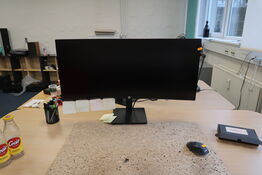 Computerskærm HP P34hc G4 med mus