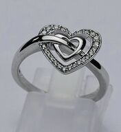 Diamantring af 14 kt. hvidguld prydet med brillantslebne diamanter