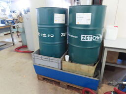 Spilolie kar med indhold og tønder med spåner