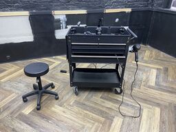 Rullevogn med indhold og skammel