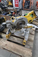 Kap-/geringsav DEWALT DWS778