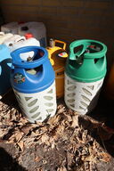 3 stk. Gasflasker u. indhold