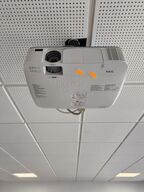 Projektor NEC ME311W inkl. lærred