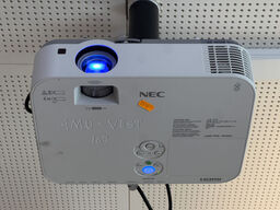 Projektor NEC ME301W inkl. lærred & højttalere