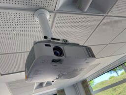 Projektor NEC ME300W inkl. lærred