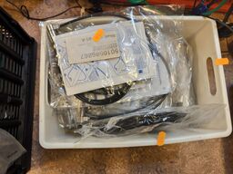 1 ks. m. låsewirere til IT udstyr