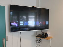 58" 4K UHD Smart TV PHILIPS 58PUS7555/12 inkl. div. tilbehør