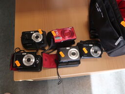 Ældre kameraer SAMSUNG, NIKON 