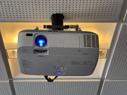 Projektor NEC ME311W inkl. lærred