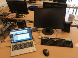 Bærbar PC HP ProBook 445 G10 AMD Ryzen 3 7330U | 8 GB | 256 GB NVMe