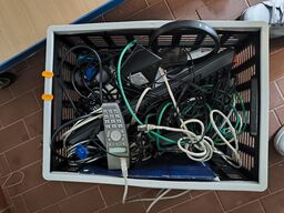 1 ks. div. telefoner m.v.