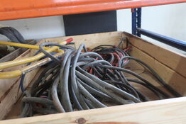 Palle med div. kabler