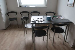 Bord med 7 stk. stole