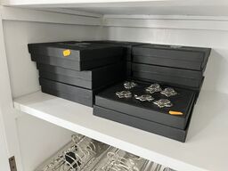 10 kasser m. Servietringe inkl. Fade