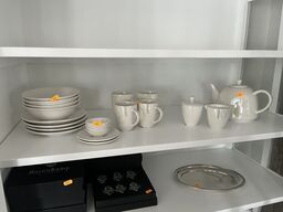 Stel m. Kopper, kander og tallerkner