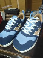 11 stk. Sikkerhedssko New Balance str. 43 11 STK. NYE NEW BALANCE SIKKERHEDSSKO. STR. 43 Vejl. Butikspris 1.435,00 kr.