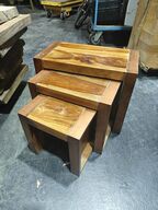 Sheeshamtræ 3 i 1 sidebord 3 I 1 BORDE.  Største bord måler 56 x 30. Højde 45 cm.