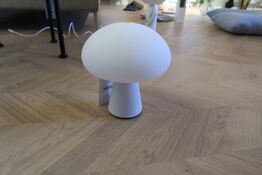 Bordlampe GUBI Obello Lamp Frosted Glass