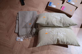 2 stk. puder samt tæppe FERM LIVING