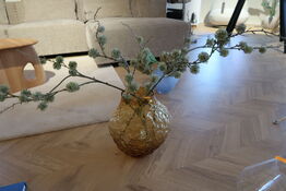 Vase BYON Corallo M Light Amber med div. Kunstige blomster