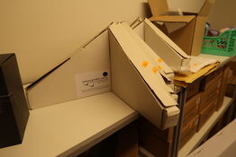 2 stk. hylder DK3 Cadovius Butterfly Shelf