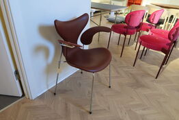 Lænestol ARNE JACOBSEN FRITZ HANSEN Liljen 150 Års Jubilæumsmodel 