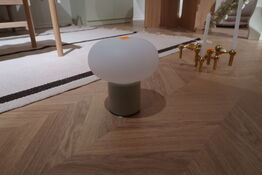 Bordlampe NEW WORKS Karl-Johan Portable