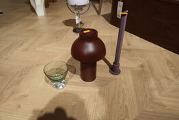 Bordlampe HAY PC Portable Lamp No 2 Iron red samt 2 stk. lysestager