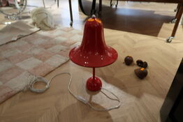 Bordlampe VERPAN Pantom Bright Red Lille