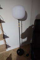 Gulvlampe NEW WORKS Lantern Floor Lamp Mat Hvid / Sort Stel