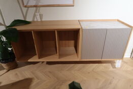 Reol/skabsystem VIPP Cabinet - Vipp675 H5: Light Oak Veneer