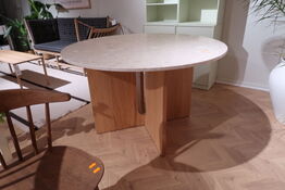 Spisebord AUDO COPENHAGEN Androgyne Dining Natural Oak / Sand