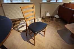 Spisebordsstol BERNSTORFFSMINDE SH Eg Sæbe / Sort