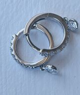 Par øreringe med laboratorieskabte diamanter, af 14 kt hvidguld