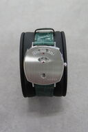 Gucci Armbåndsur med Grønt Læderrem og Digitalt Display