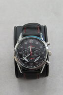 Ur Med Sort Urskive Og Kronograf Funktioner