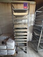 Indstikvogn med ca. 19 stk. bageplader