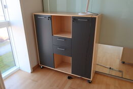 2 stk. reoler EFG samt 2 stk. lamper
