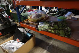 Div. Rekvisitter på hylde