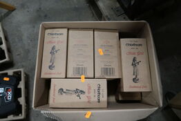 Kasse med dashboard dukker