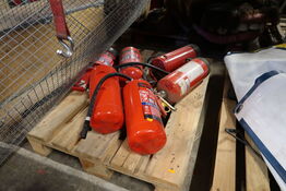 Palle med div. Ildslukkere