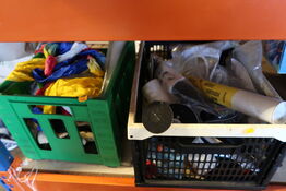 Div. Rekvisitter på hylde