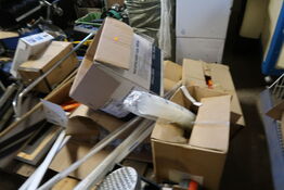 Palle med engangskrus m.m.