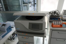 Centrifuge EPPENDORF 5910 Ri med div. Tilbehør